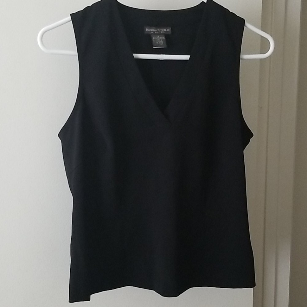 Banana Republic stretch V neck black top